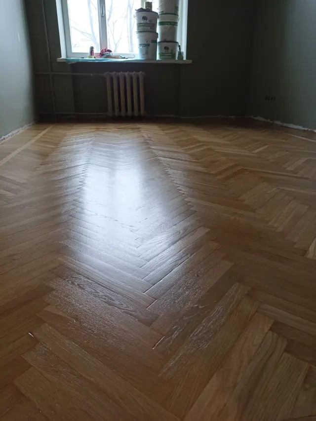 Parketa grīdas slīpēšana un lakošana